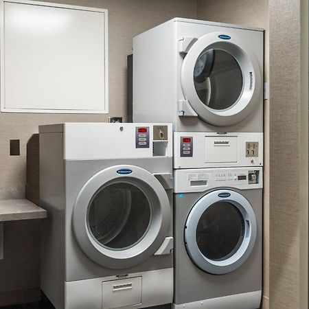 Ac Hotel By Marriott Boston Cleveland Circle Екстер'єр фото