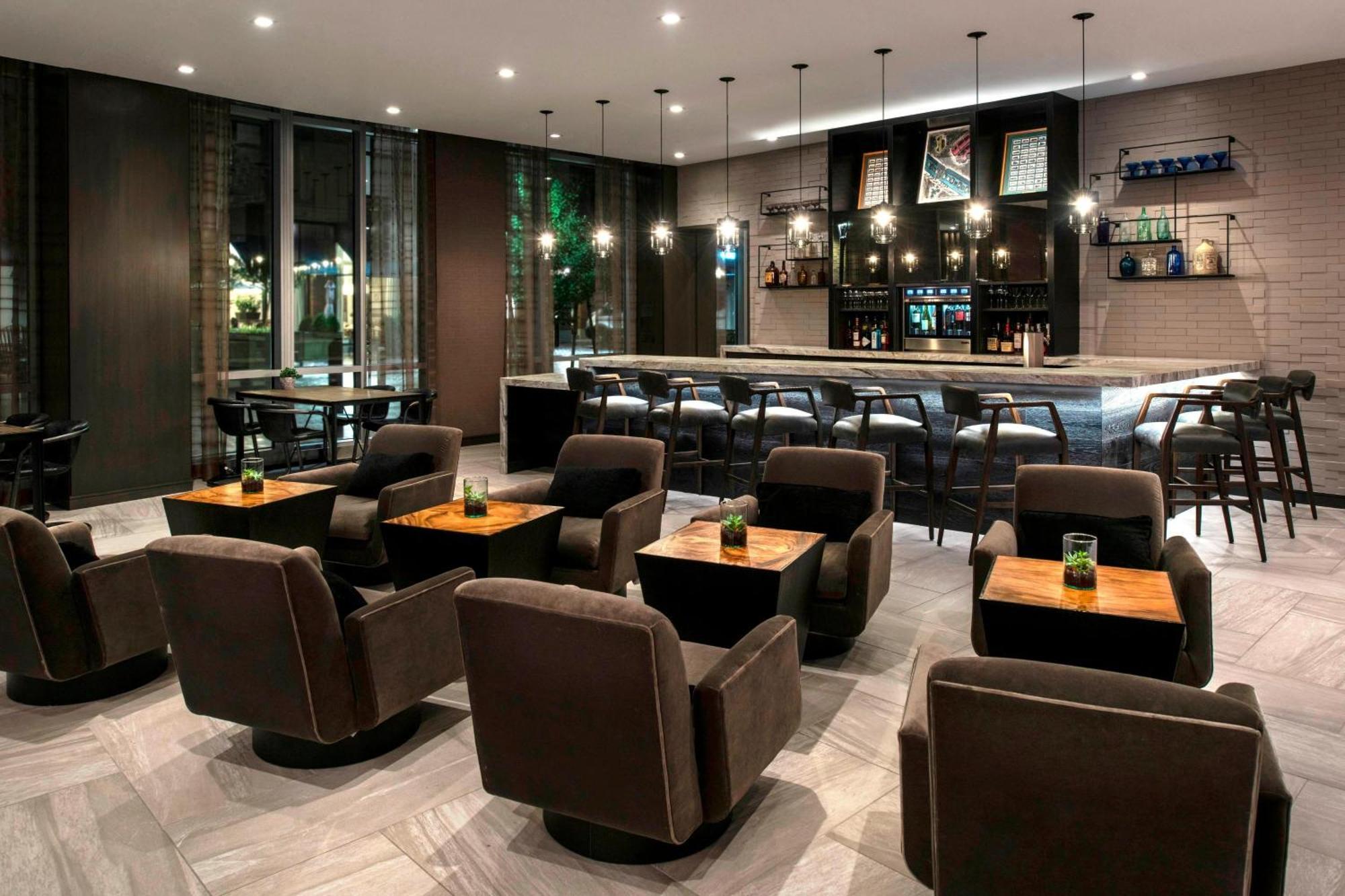 Ac Hotel By Marriott Boston Cleveland Circle Екстер'єр фото