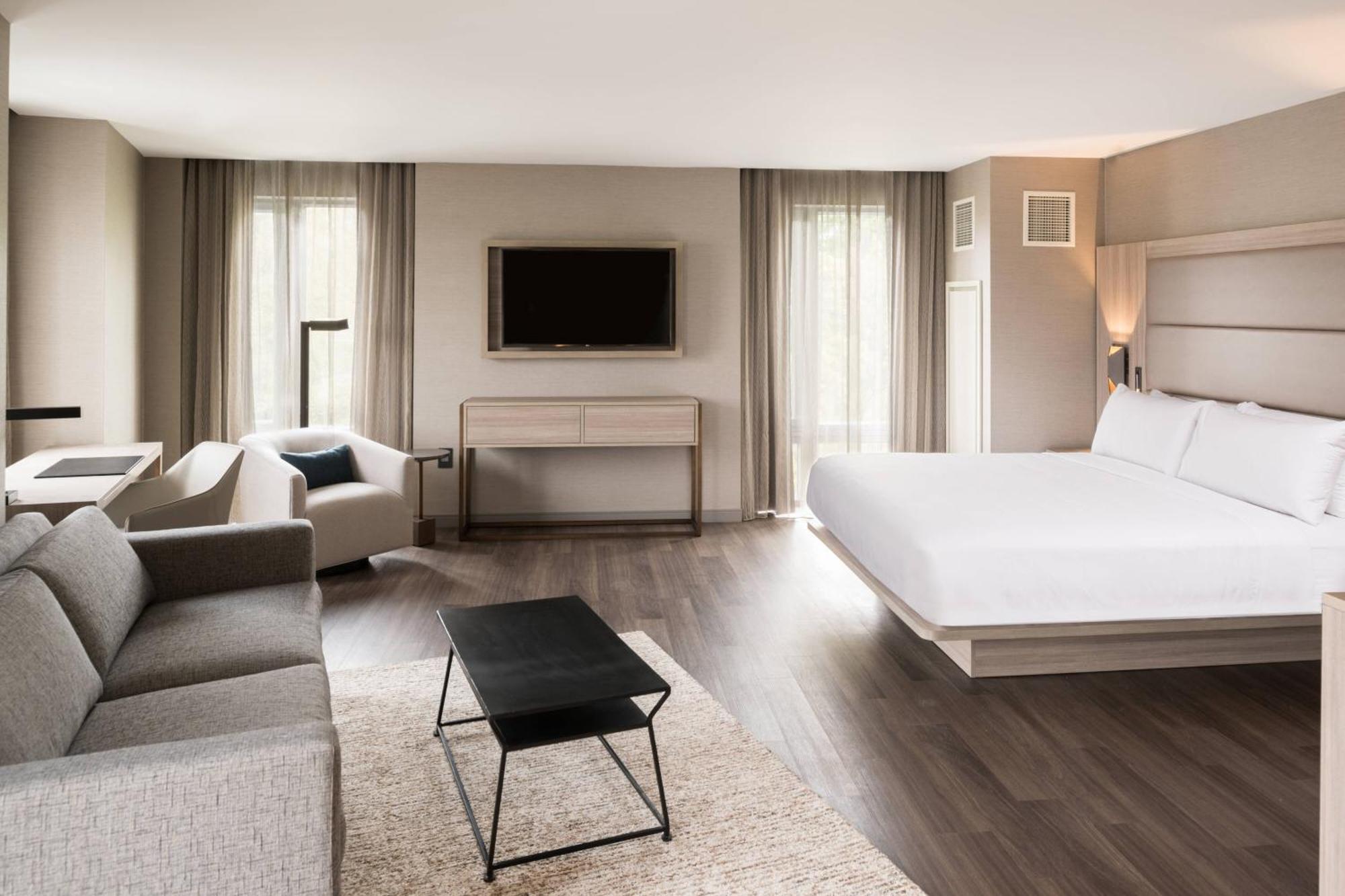 Ac Hotel By Marriott Boston Cleveland Circle Екстер'єр фото