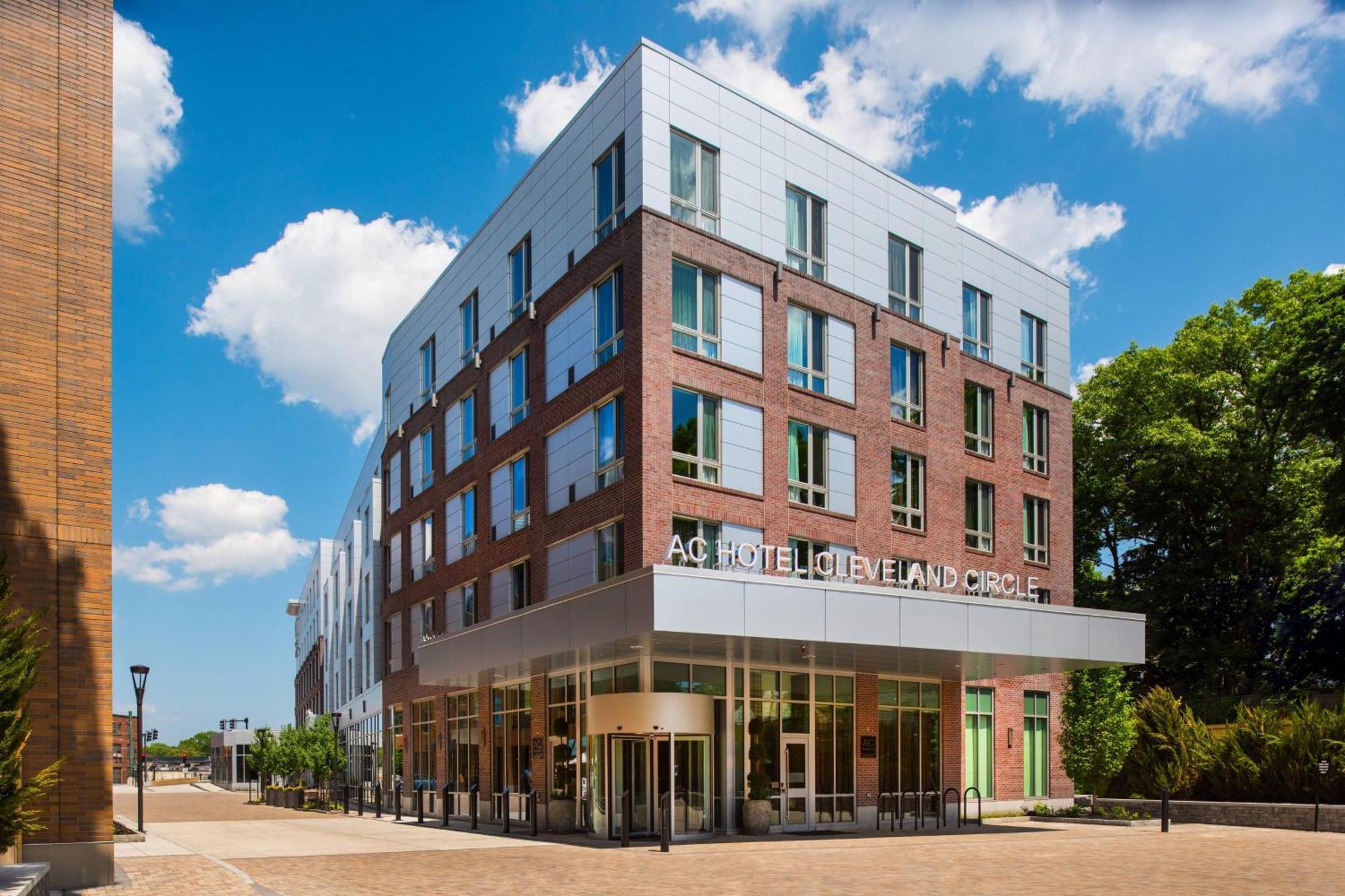 Ac Hotel By Marriott Boston Cleveland Circle Екстер'єр фото